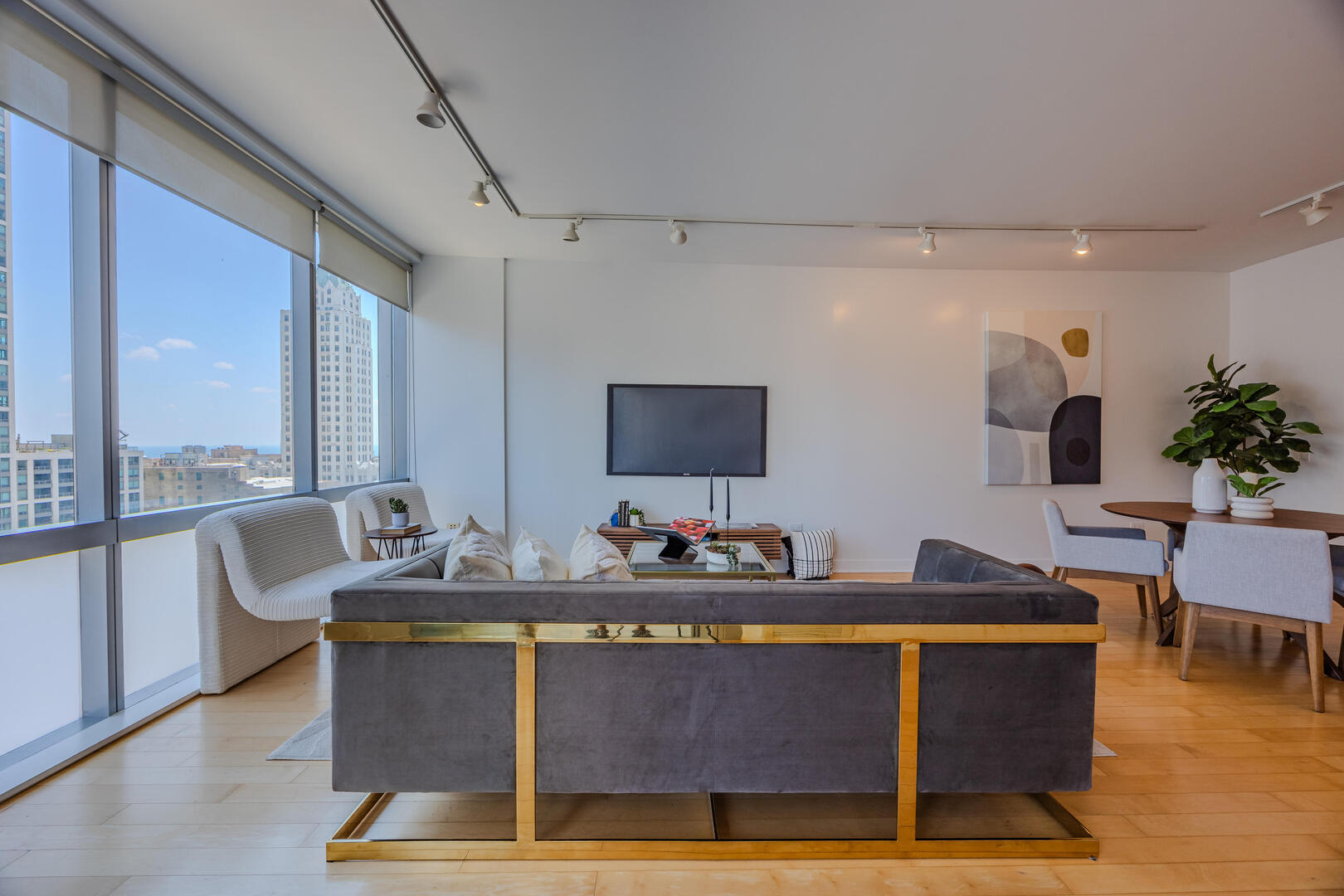 8 E Randolph Street 2503