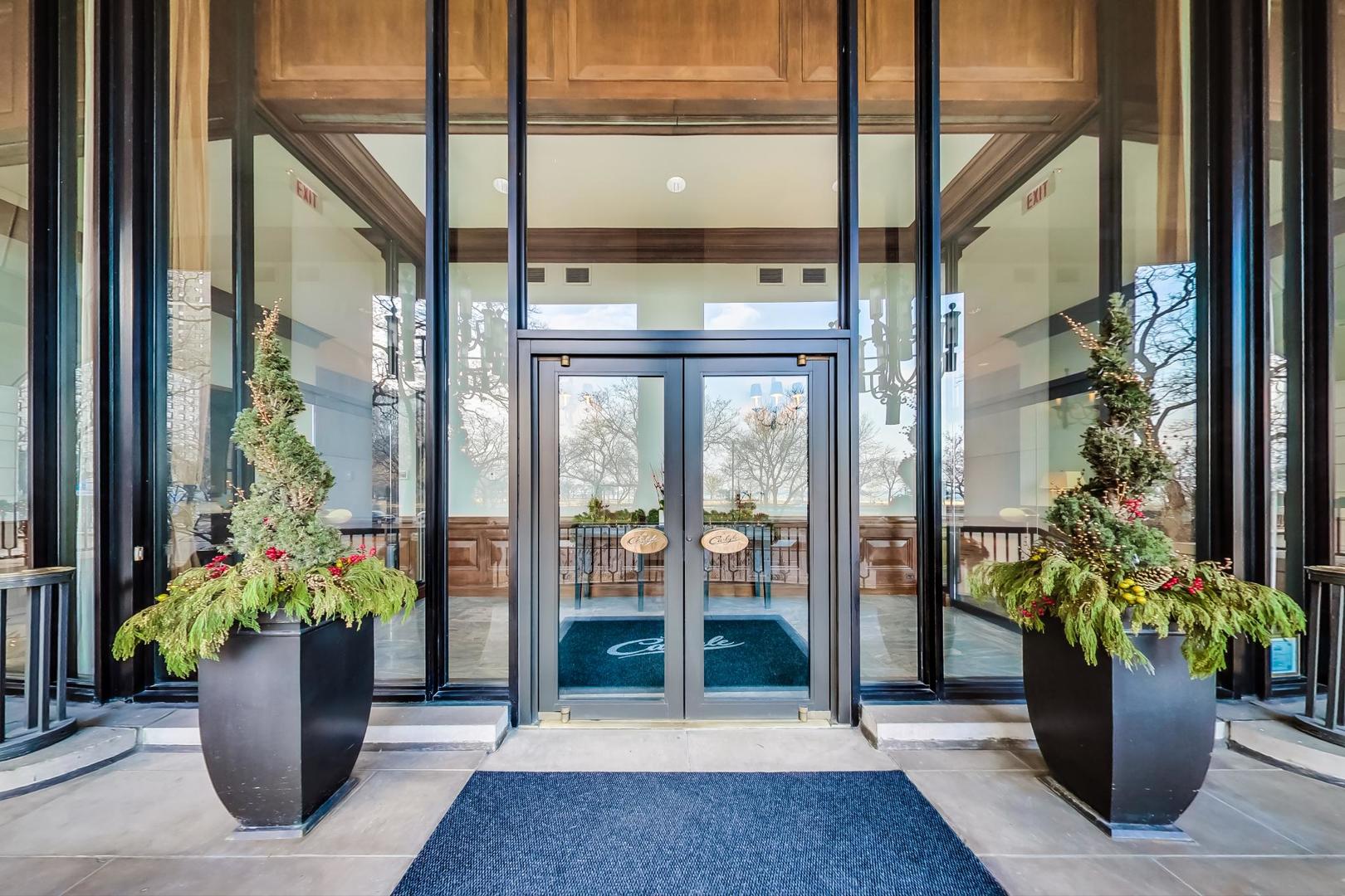 1040 N Lake Shore Drive 7B
