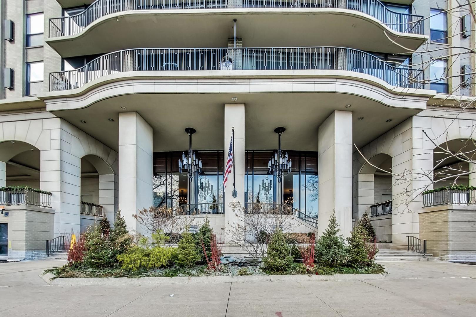 1040 N Lake Shore Drive 7B