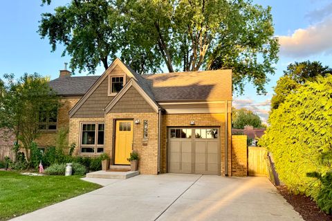 Photo of 9847 S Millard Avenue, Evergreen Park, IL 60805 (MLS # 12509624)