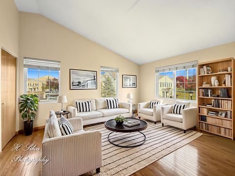 Tiny photo for 1431 Silverstone Drive #1431, Carpentersville, IL 60110 (MLS # 12511232)