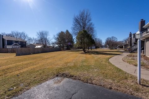 Tiny photo for 4643 CROW CREEK Court, Bettendorf, IA 52722 (MLS # 12591412)