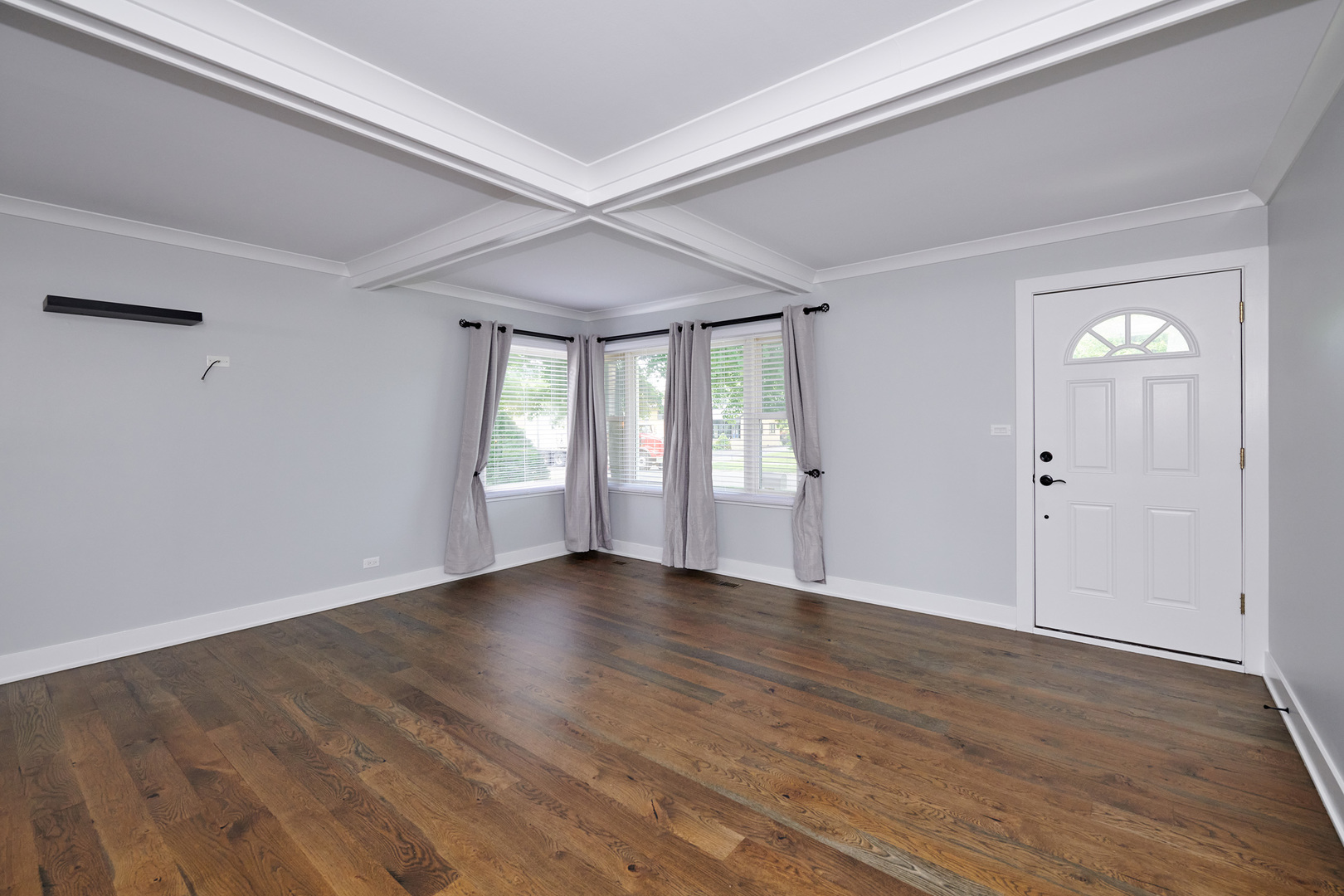 611 N Elmhurst Avenue