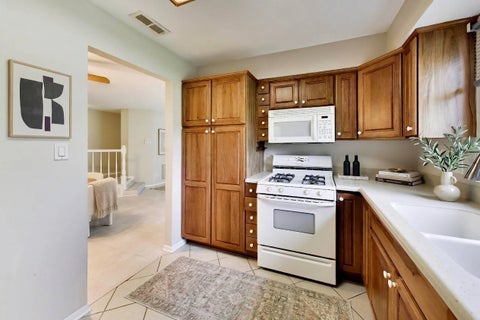 Tiny photo for 855 Johnstown Lane #A, Wheaton, IL 60189 (MLS # 12732924)