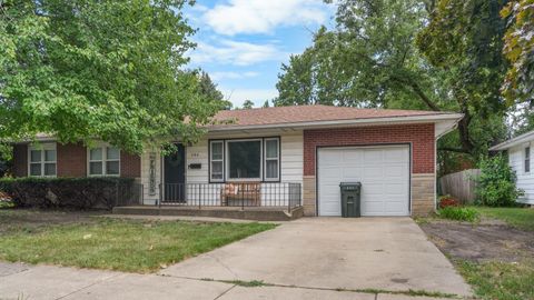 Tiny photo for 504 E Florida Avenue, Urbana, IL 61801 (MLS # 12384932)