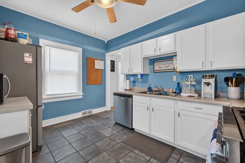 Tiny photo for 2528 Leclaire Street, Davenport, IA 52803 (MLS # 12714952)