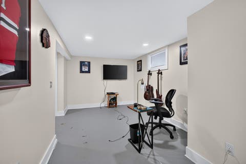 Tiny photo for 2528 Leclaire Street, Davenport, IA 52803 (MLS # 12714952)