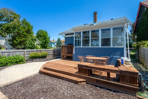 Tiny photo for 2528 Leclaire Street, Davenport, IA 52803 (MLS # 12714952)
