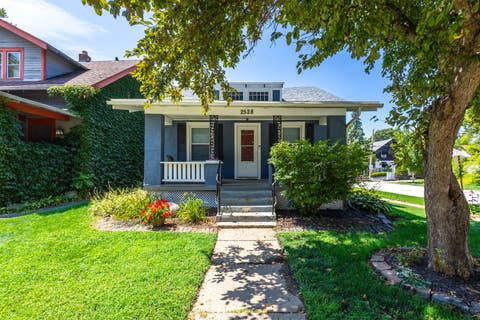 Photo of 2528 Leclaire Street, Davenport, IA 52803 (MLS # 12714952)