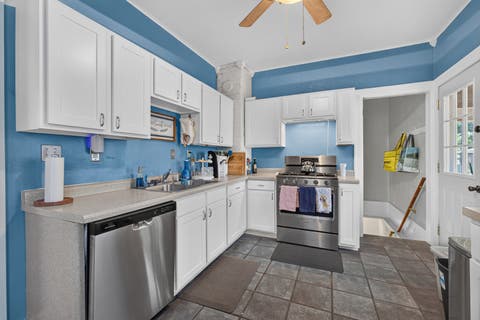 Tiny photo for 2528 Leclaire Street, Davenport, IA 52803 (MLS # 12714952)