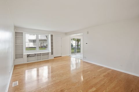 Tiny photo for 205 Emerson Court #B, Bloomingdale, IL 60108 (MLS # 12463554)