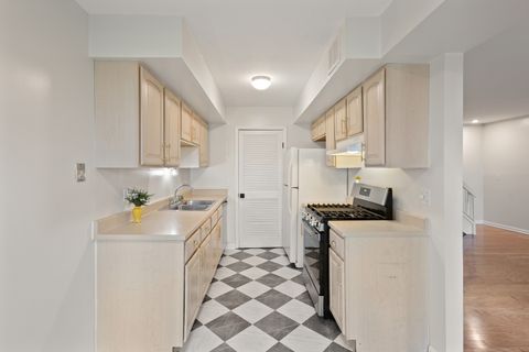 Tiny photo for 205 Emerson Court #B, Bloomingdale, IL 60108 (MLS # 12463554)
