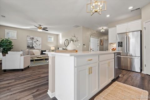 Tiny photo for 239 Durham Street, North Aurora, IL 60542 (MLS # 12557868)