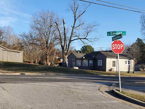 Tiny photo for 1902 Old W Main St Street, Carbondale, IL 62901 (MLS # EB458317)