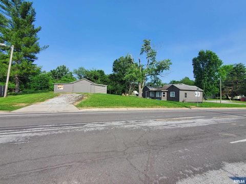 Tiny photo for 1902 Old West Main Street, Carbondale, IL 62901 (MLS # EB458317)