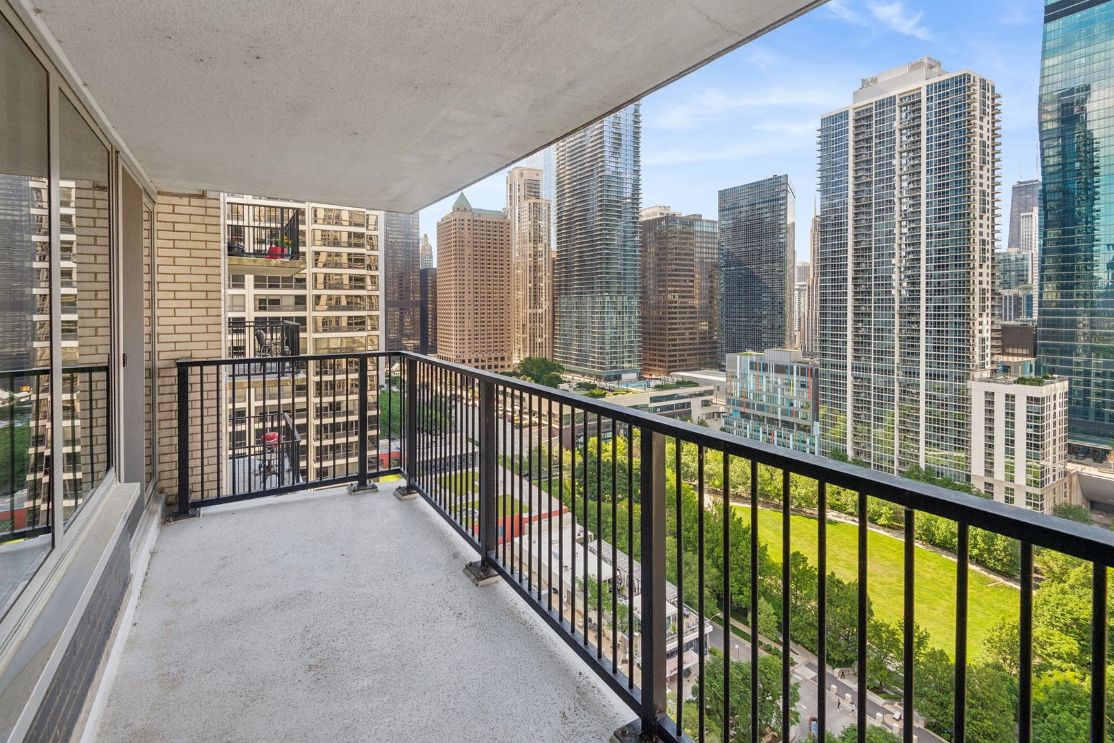 400 E Randolph Street 2518