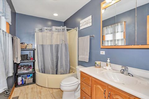 Tiny photo for 134 Roberts Road, New Lenox, IL 60451 (MLS # 12549015)