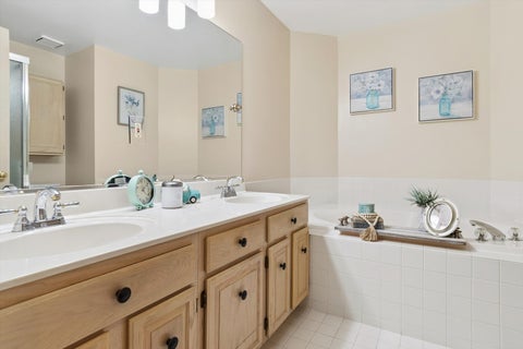 Tiny photo for 525 Bradbury Lane, Geneva, IL 60134 (MLS # 12793019)