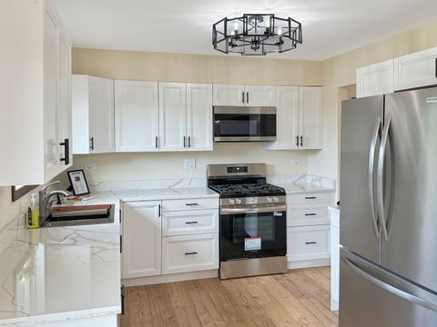 Tiny photo for 127 Hidden View Drive, Westmont, IL 60559 (MLS # 12511854)