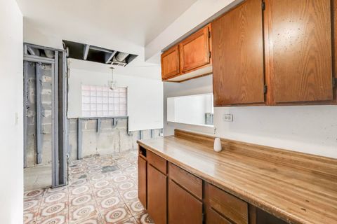 Tiny photo for 10154 S Emerald Avenue, Chicago, IL 60628 (MLS # 12534373)