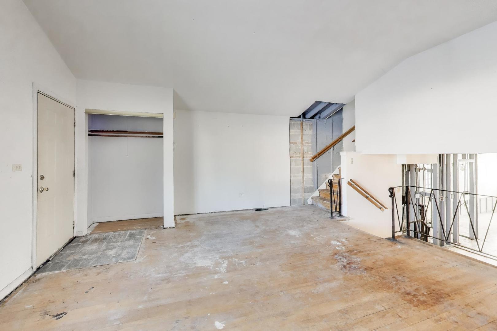 10154 S Emerald Avenue