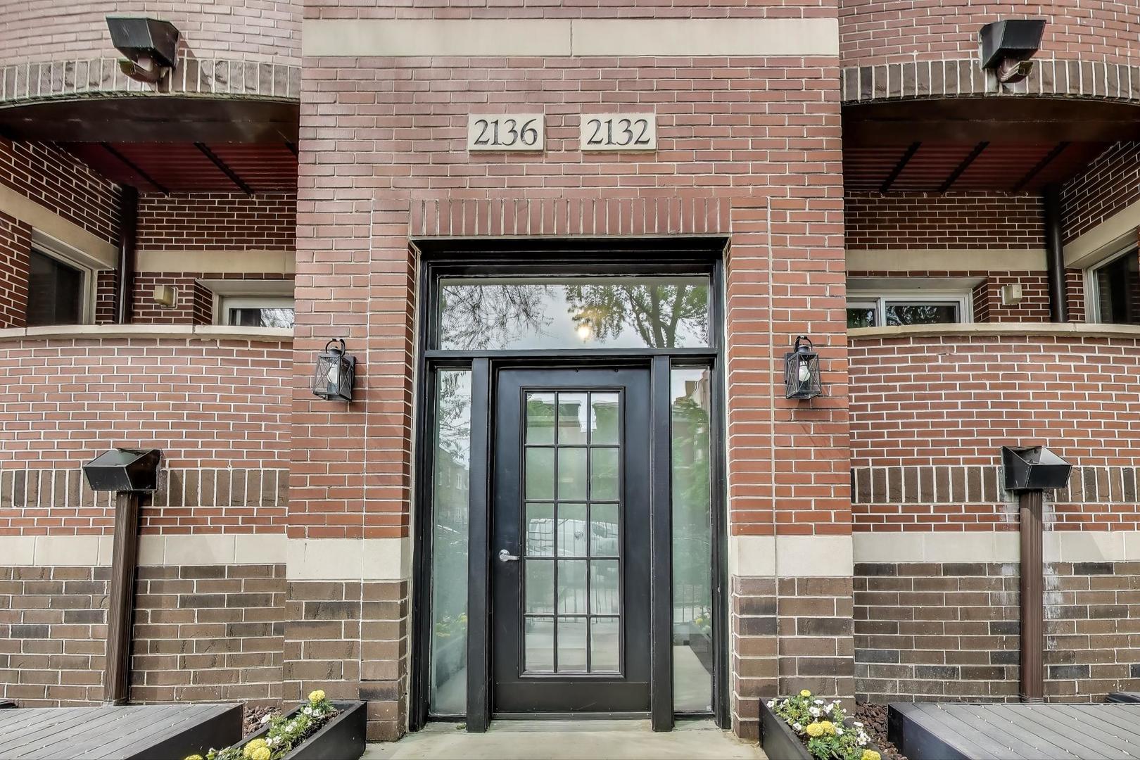 2136 W Evergreen Avenue 3B