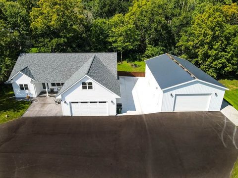 Photo of 11582 306th Court, Twin Lakes, WI 53181 (MLS # 12464297)