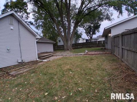 Tiny photo for 1344 W 37TH Street, Davenport, IA 52806 (MLS # QC4268860)