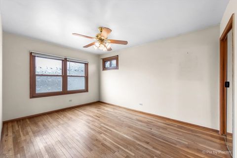 Tiny photo for 1411 Jill Court, Glendale Heights, IL 60139 (MLS # 12593914)