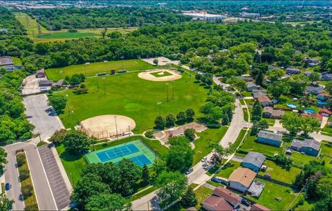 Tiny photo for 1411 Jill Court, Glendale Heights, IL 60139 (MLS # 12593914)