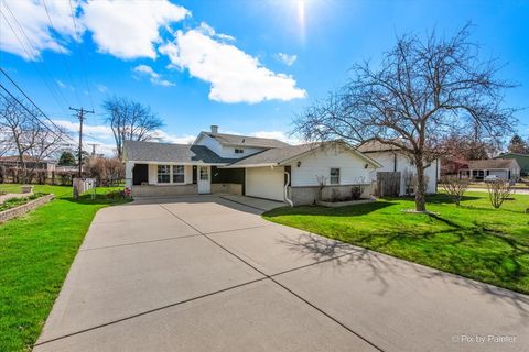 Tiny photo for 1411 Jill Court, Glendale Heights, IL 60139 (MLS # 12593914)