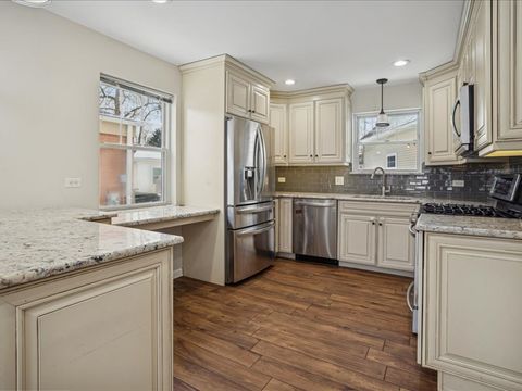 Tiny photo for 701 Willis Street, Glen Ellyn, IL 60137 (MLS # 12547222)