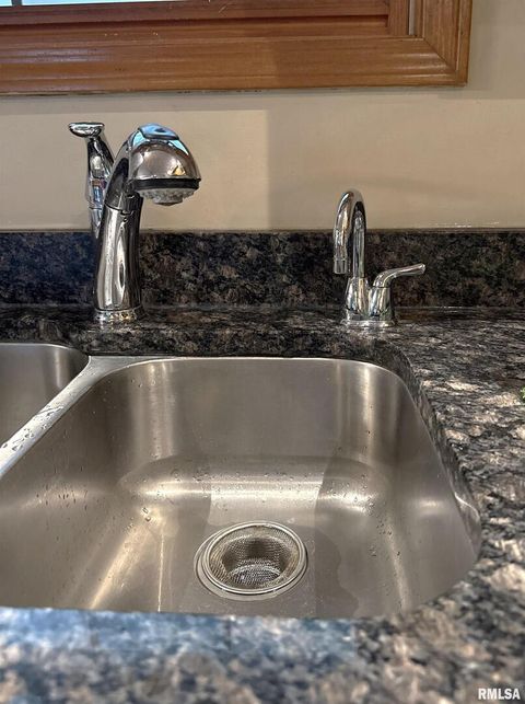 Tiny photo for 12196 LAGUNA Drive, Marion, IL 62959 (MLS # EB459507)