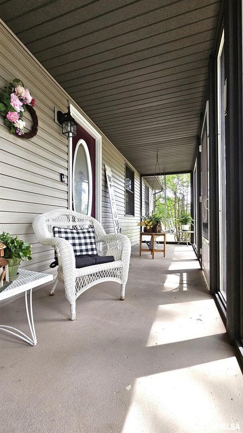 Tiny photo for 12196 LAGUNA Drive, Marion, IL 62959 (MLS # EB459507)