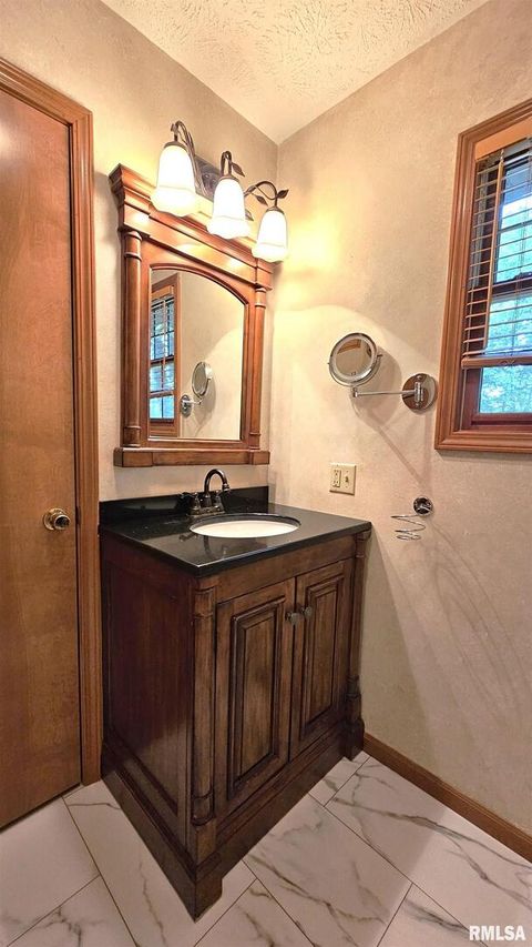 Tiny photo for 12196 LAGUNA Drive, Marion, IL 62959 (MLS # EB459507)