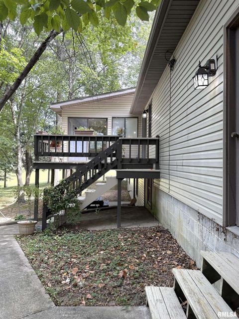 Tiny photo for 12196 LAGUNA Drive, Marion, IL 62959 (MLS # EB459507)