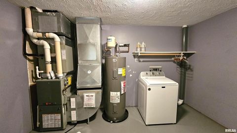 Tiny photo for 12196 LAGUNA Drive, Marion, IL 62959 (MLS # EB459507)