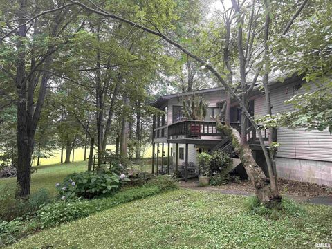 Tiny photo for 12196 LAGUNA Drive, Marion, IL 62959 (MLS # EB459507)