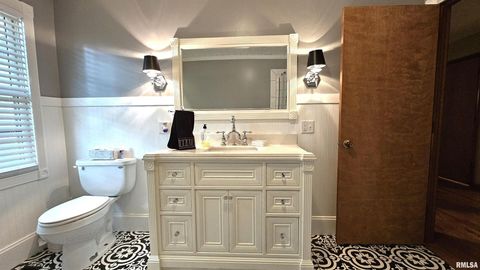 Tiny photo for 12196 LAGUNA Drive, Marion, IL 62959 (MLS # EB459507)