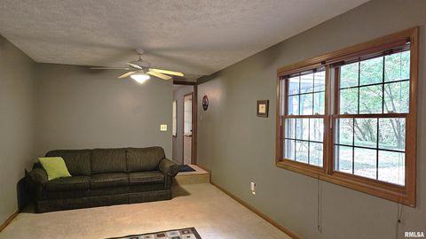 Tiny photo for 12196 LAGUNA Drive, Marion, IL 62959 (MLS # EB459507)