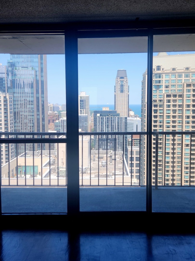 10 E Ontario Street 4907