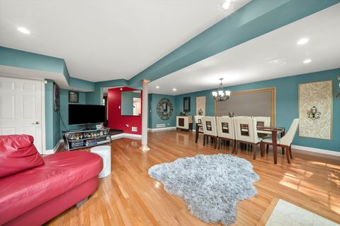 Tiny photo for 2571 Essex Drive, Northbrook, IL 60062 (MLS # 12479097)