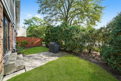 Tiny photo for 2571 Essex Drive, Northbrook, IL 60062 (MLS # 12479097)