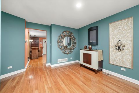 Tiny photo for 2571 Essex Drive, Northbrook, IL 60062 (MLS # 12479097)