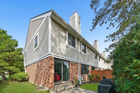 Tiny photo for 2571 Essex Drive, Northbrook, IL 60062 (MLS # 12479097)