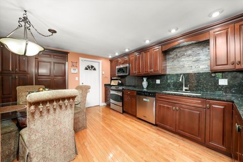 Tiny photo for 2571 Essex Drive, Northbrook, IL 60062 (MLS # 12479097)