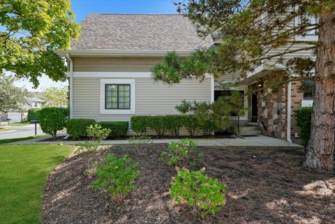 Tiny photo for 2571 Essex Drive, Northbrook, IL 60062 (MLS # 12479097)