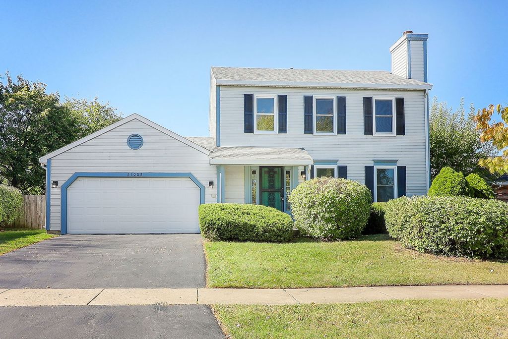 Photo for 2S002 Ascot Lane, Warrenville, IL 60555 (MLS # 12460187)