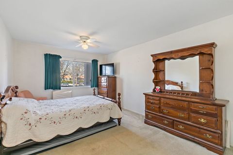 Tiny photo for 2415 S Goebbert Road #105, Arlington Heights, IL 60005 (MLS # 12606817)