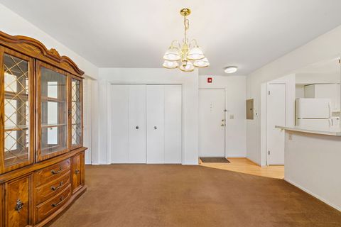 Tiny photo for 2415 S Goebbert Road #105, Arlington Heights, IL 60005 (MLS # 12606817)